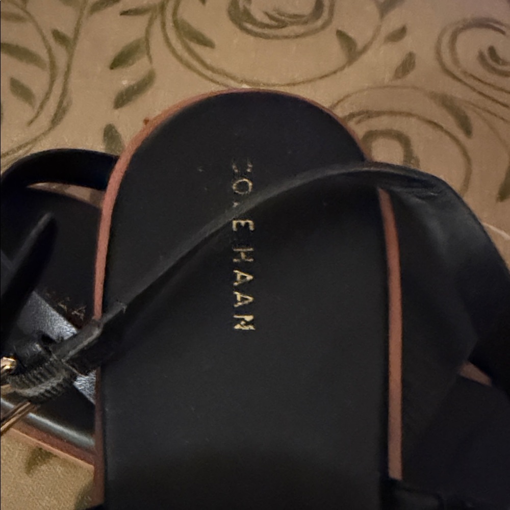 Cole Hahn Classic 2 Strap Black Sandals - Picture 2 of 5